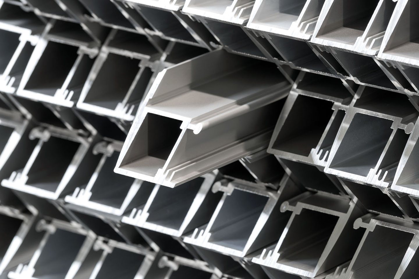 PU insulation of refrigeration furniture parts
